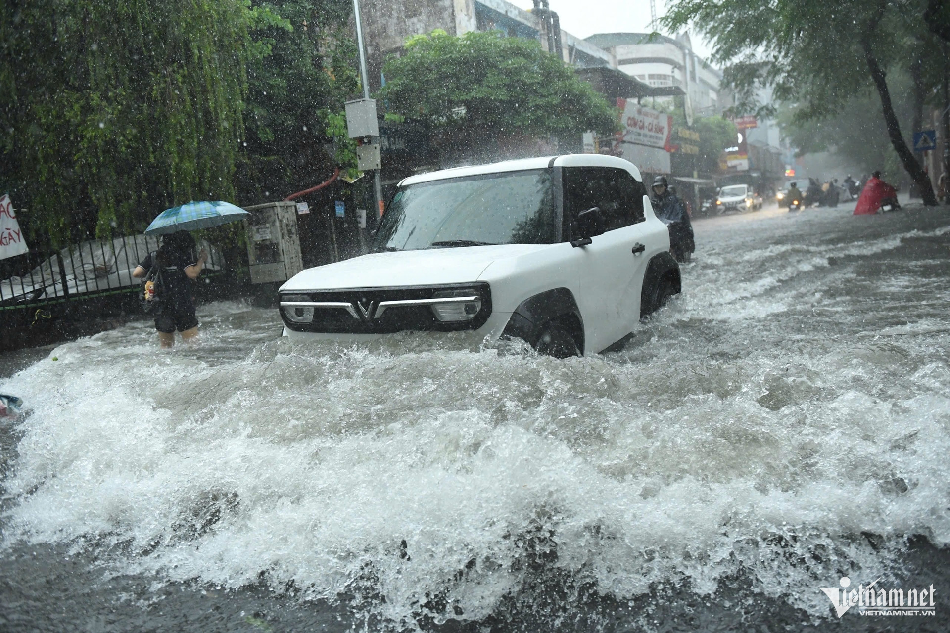 Bão số 6 có thể giật đến cấp 12, mưa lớn từ Thanh Hóa 4 Dự báo thời tiết 30/8/2025: Mưa lớn xối xả ở miền Bắc - Trung Bộ, tâm điểm vùng nào?