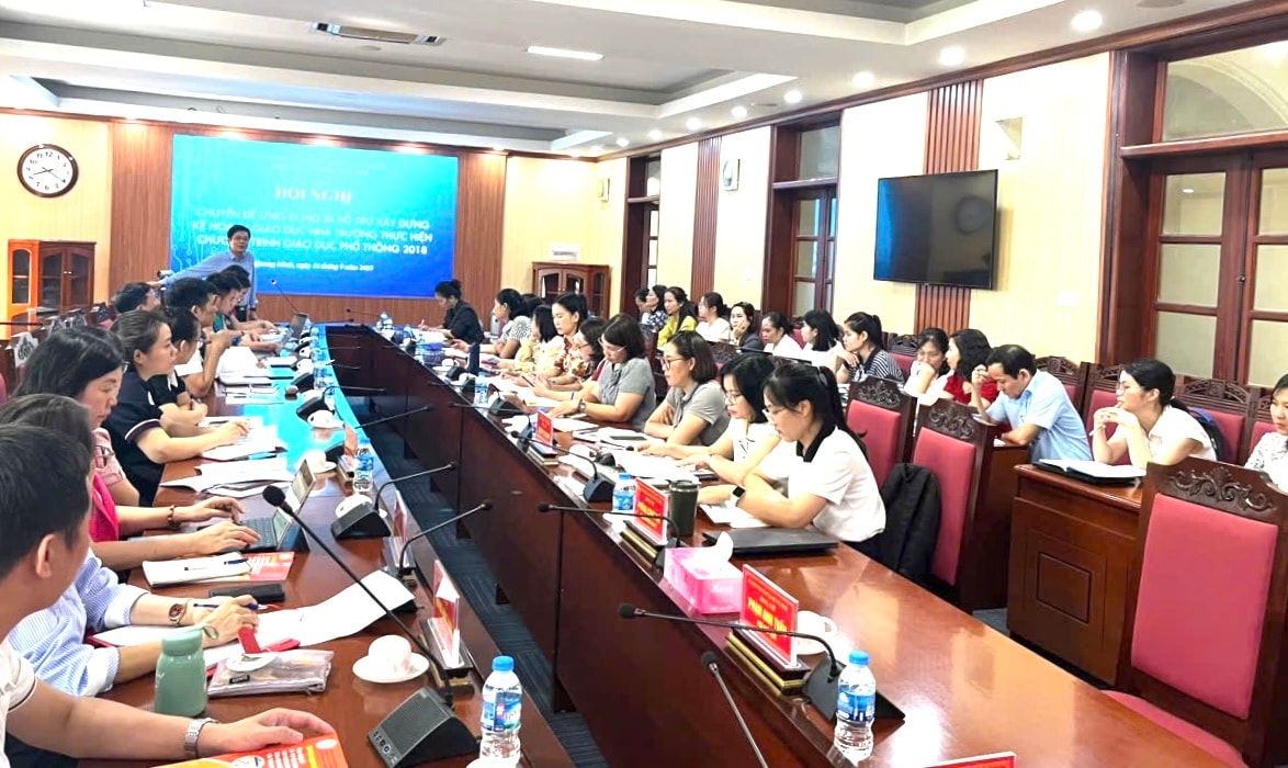 Nâng cao kỹ năng ứng dụng AI cho giáo viên Hà Nội 1 2209-quang-minh-ung-dung-ai-1.jpg