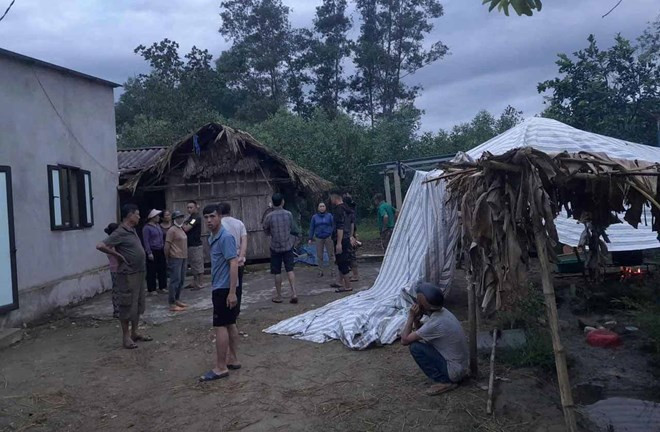 Nam thanh niên bị sét đánh tử vong khi xem điện thoại trong nhà 1 2408755 74e992211467fd7b3a7ec6bee5539ecb