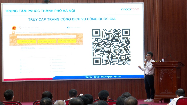 Hội nghị tập huấn nâng cao nhận thức, kỹ năng ứng dụng trí tuệ nhân tạo (AI) trong giải quyết công việc.- Ảnh 4.