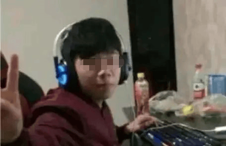 Thần đồng game từng kiếm tiền tỷ khi mới 12 tuổi, bỏ học theo đuổi đam mê, 10 năm sau có hối hận?- Ảnh 4.