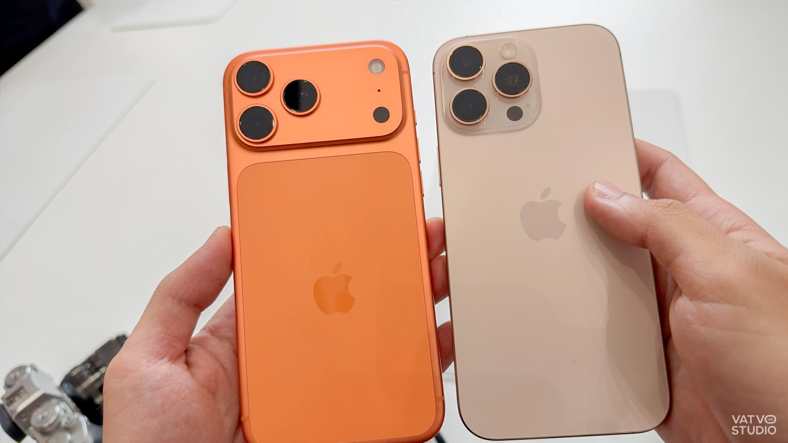 So sánh iPhone 17 Pro Max và iPhone 16 Pro Max: Rất nhiều khác biệt! 3 So sanh iPhone 17 Pro Max iPhone 16 Pro Max 10