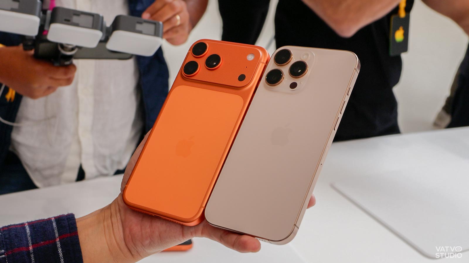 So sánh iPhone 17 Pro Max và iPhone 16 Pro Max: Rất nhiều khác biệt! 13 So sanh iPhone 17 Pro Max iPhone 16 Pro Max 15