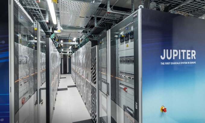 Bước tiến lớn trong công nghệ AI 1 Siêu máy tính Jupiter sử dụng chip Nvidia. Ảnh: Trung tâm Siêu máy tính Juelich