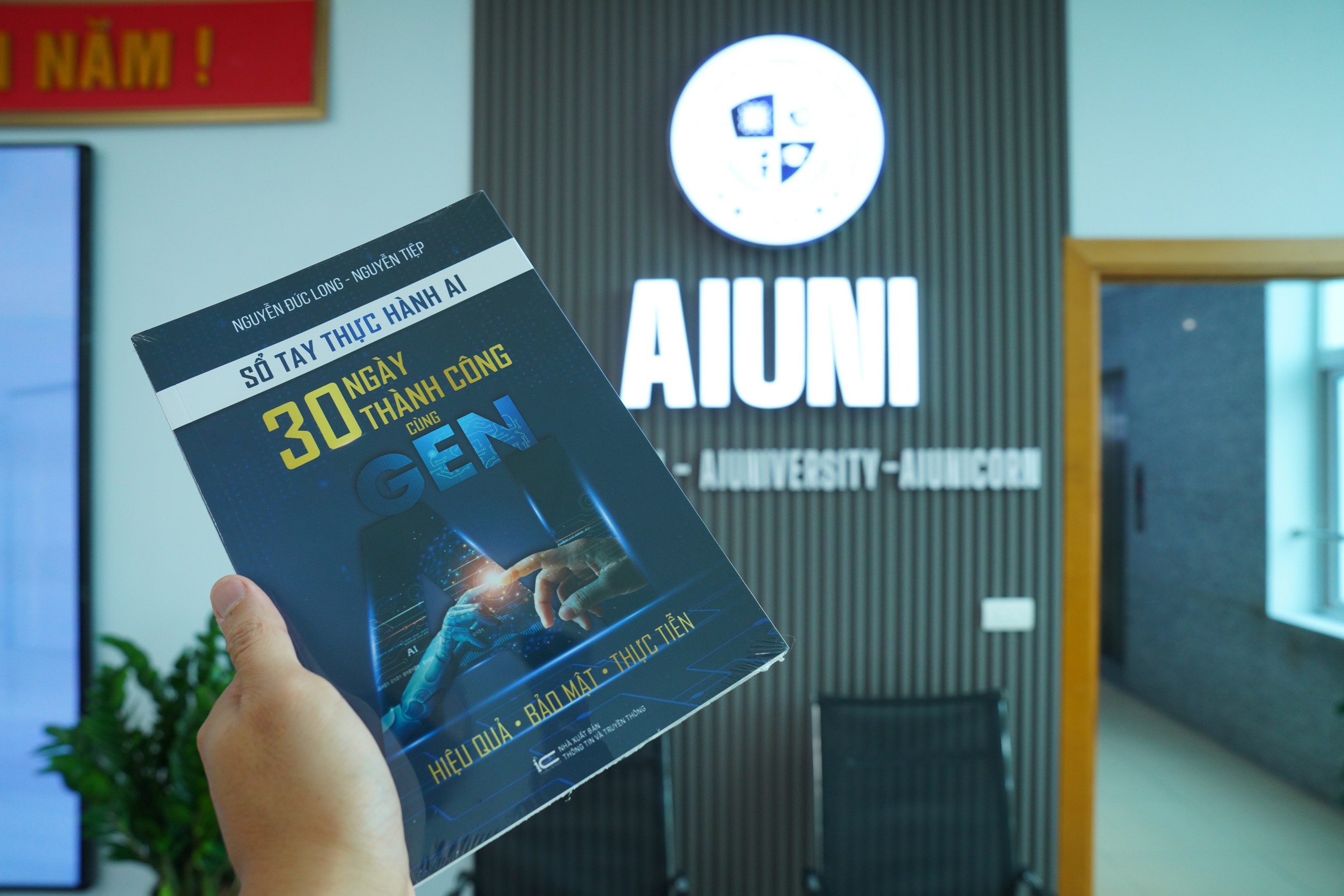 AIUni giới thiệu nền tảng AI học tập đầu tiên tại Việt Nam- Ảnh 1. AIUni giới thiệu nền tảng AI học tập đầu tiên tại Việt Nam- Ảnh 1.