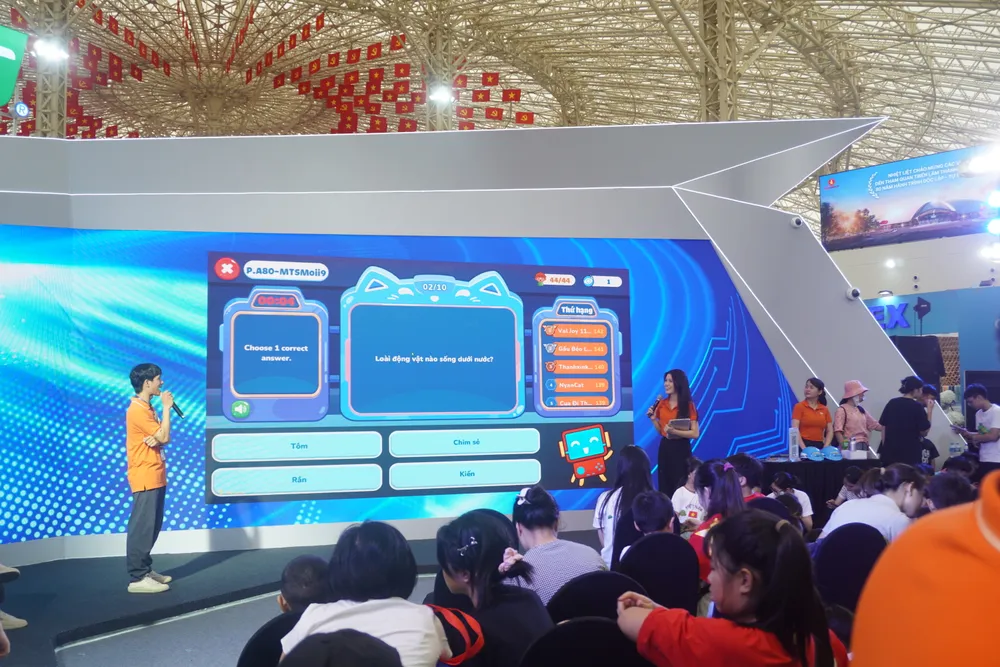 Meduverse mang đến trải nghiệm học tập sáng tạo với Giáo viên AI Anh 1 FPT.JPG