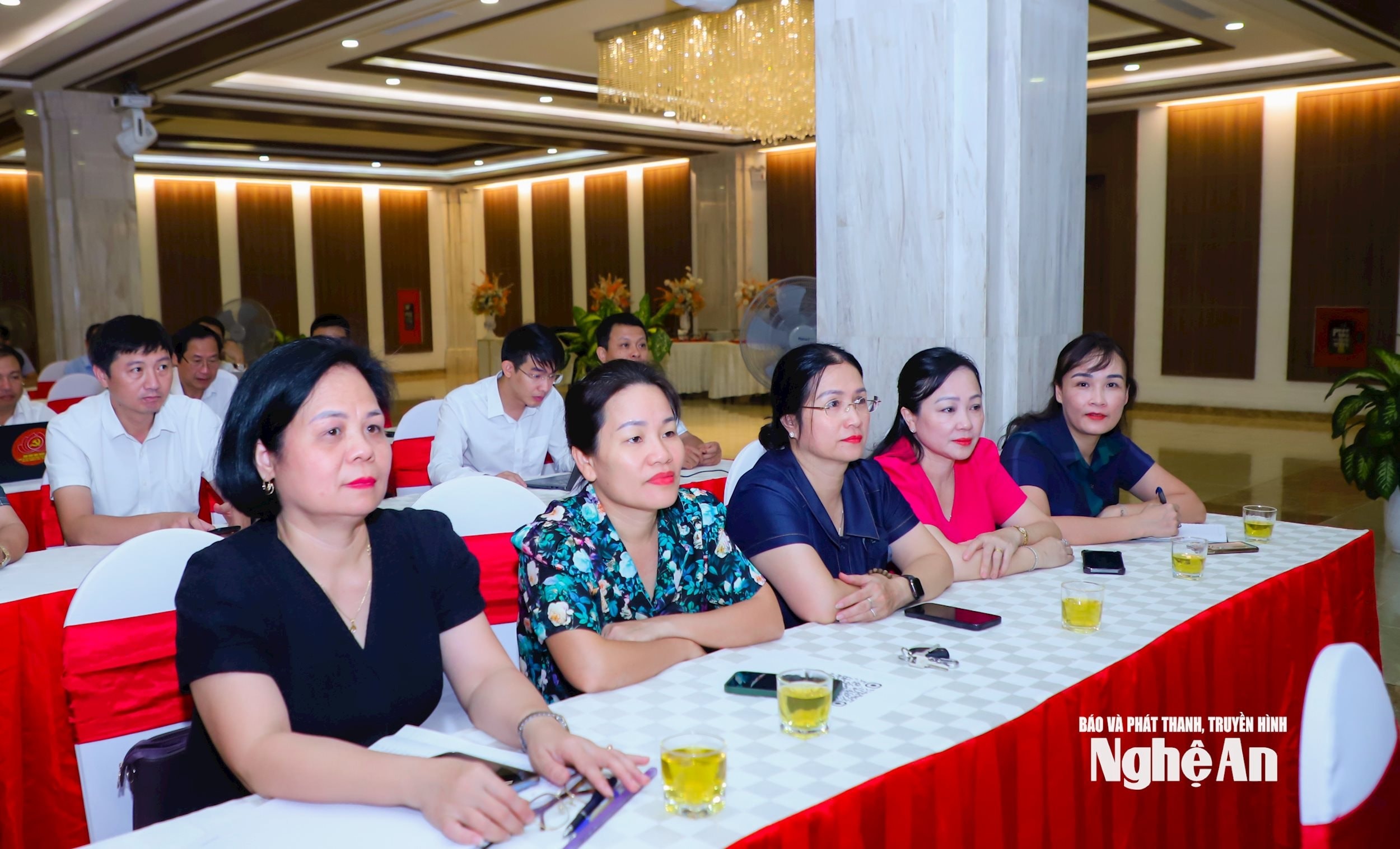 Hơn 3.000 cán bộ, công chức các cơ quan Đảng ở Nghệ An tham gia tập huấn ứng dụng trí tuệ nhân tạo 5 bna_img_4787.jpg