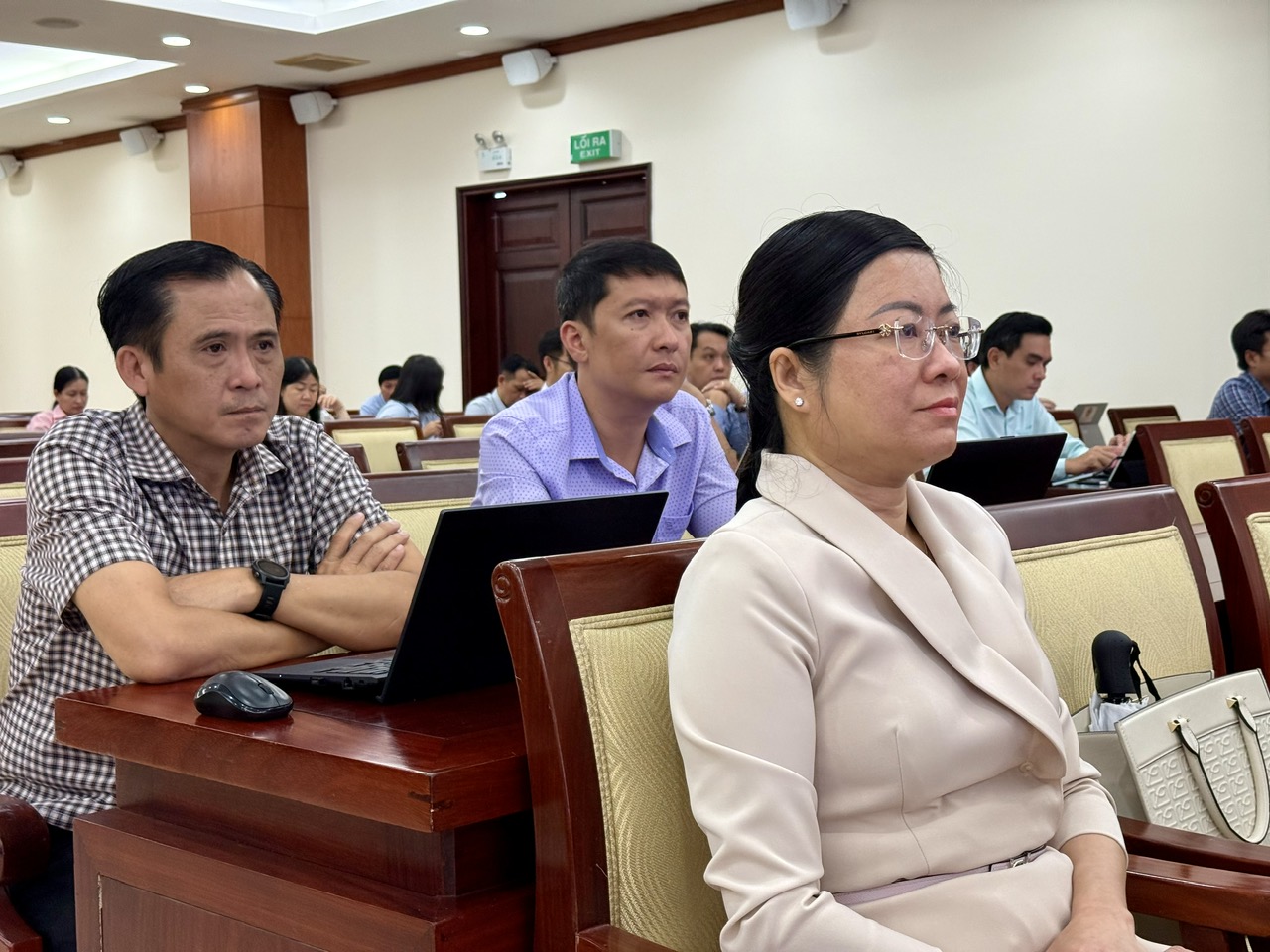 AI không thay thế cho tư duy độc lập của người cán bộ Đảng - Ảnh 2.