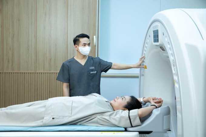 Chụp CT ứng dụng AI đảm bảo được hai yếu tố là an toàn và kết quả chính xác hơn. Ảnh: Nura