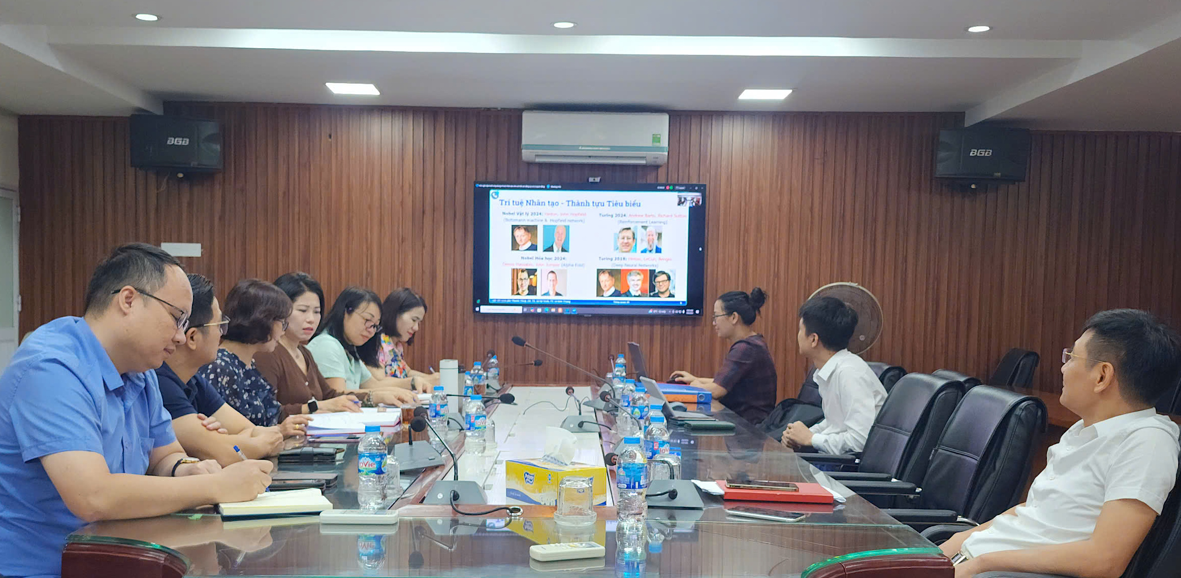 Bộ Xây dựng kết nối hội nghị toàn quốc tập huấn ứng dụng AI trong toàn Đảng bộ- Ảnh 4.