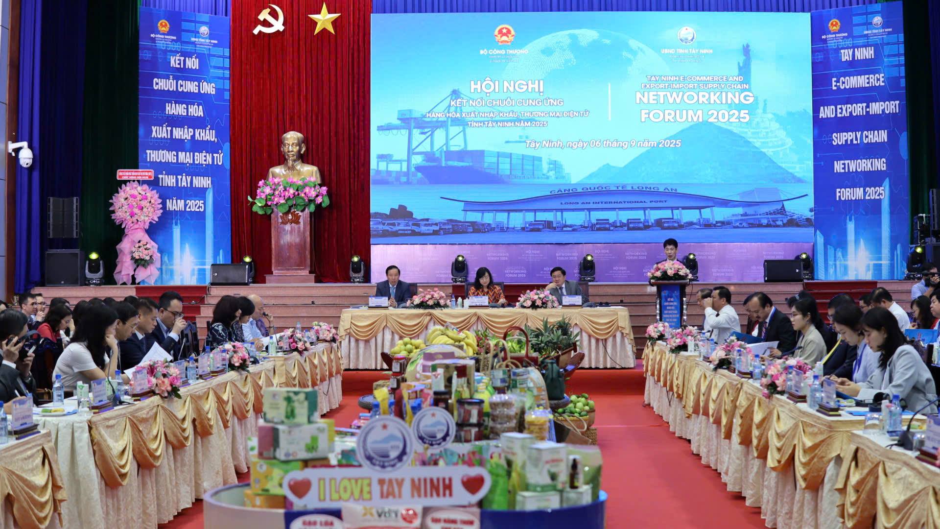 Tây Ninh kết nối chuỗi cung ứng hàng hóa xuất nhập khẩu và thương mại điện tử năm 2025 1 Anh-tin-bai
