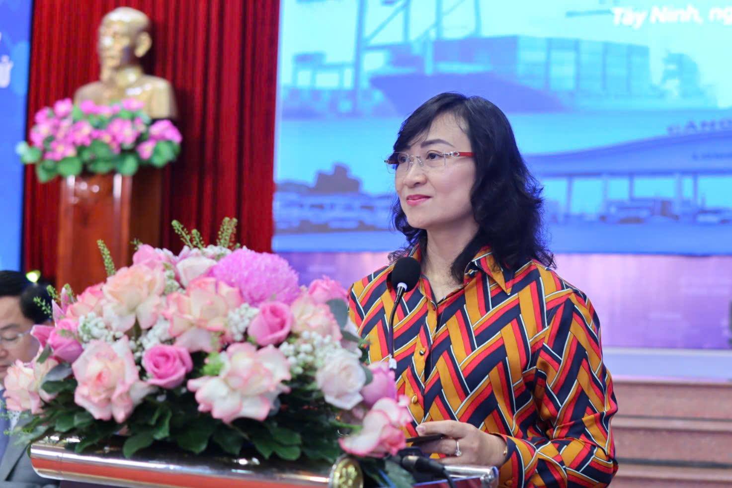 Tây Ninh kết nối chuỗi cung ứng hàng hóa xuất nhập khẩu và thương mại điện tử năm 2025 5 Anh-tin-bai
