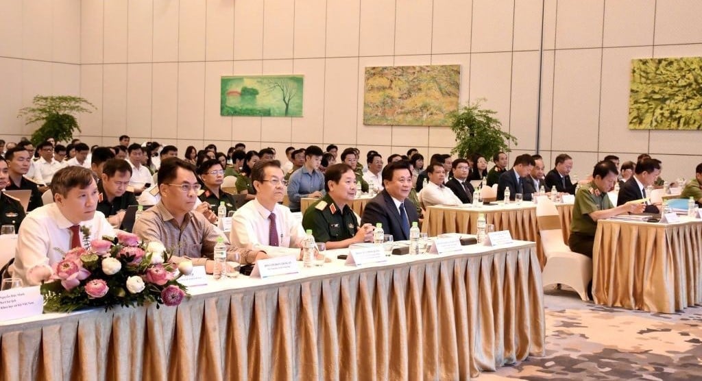 Các đại biểu dự Hội thảo khoa học cấp quốc gia với chủ đề 'Sức mạnh không giới hạn và những thách thức khó dự báo của trí tuệ nhân tạo - Tác động và ứng phó chính sách'. Ảnh: Mai Hà.