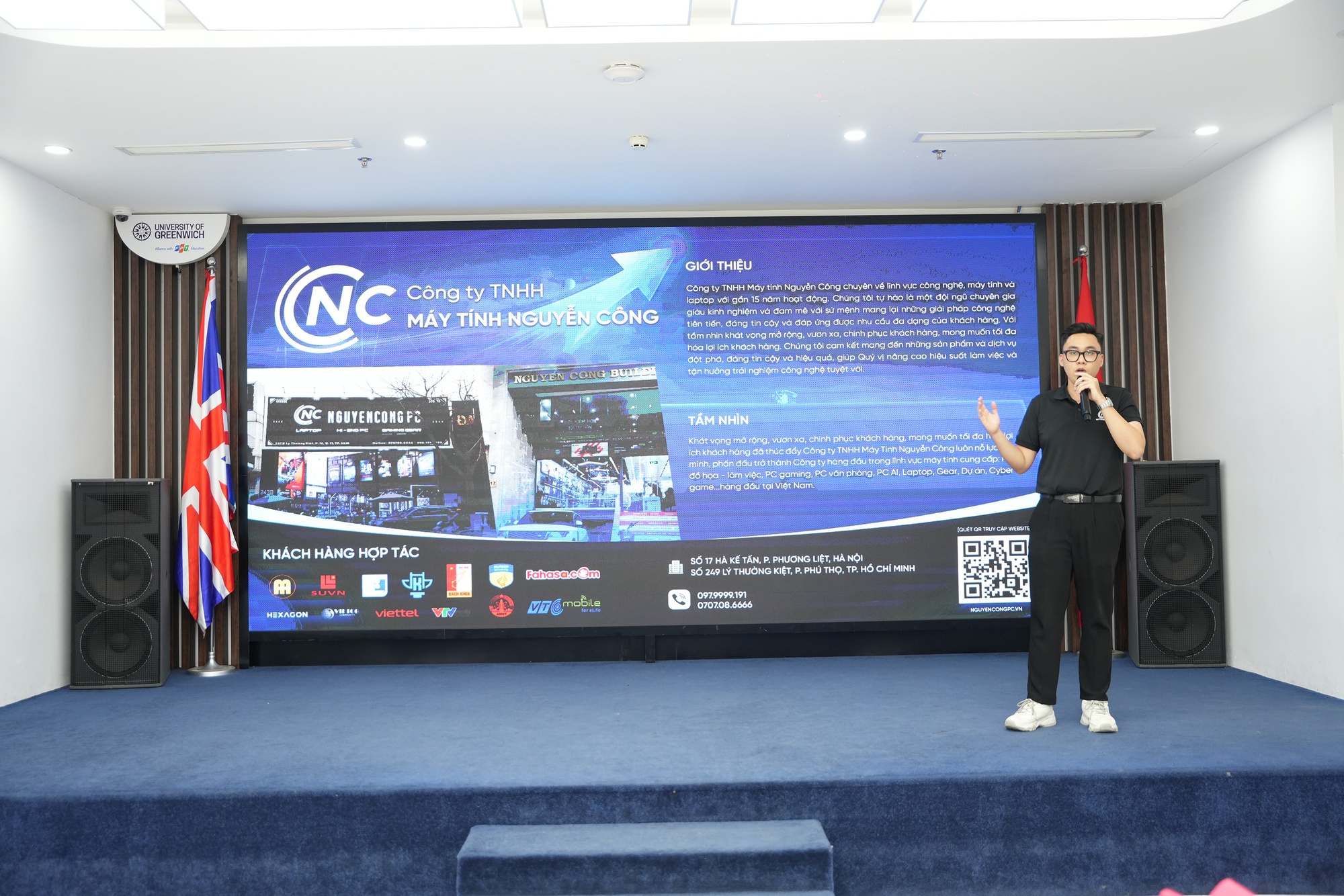 “Làm chủ AI - Làm chủ sự nghiệp”: Workshop giúp bạn trẻ bắt trend AI, trải nghiệm laptop xịn và rinh quà khủng- Ảnh 9. “Làm chủ AI - Làm chủ sự nghiệp”: Workshop giúp bạn trẻ bắt trend AI, trải nghiệm laptop xịn và rinh quà khủng- Ảnh 9.