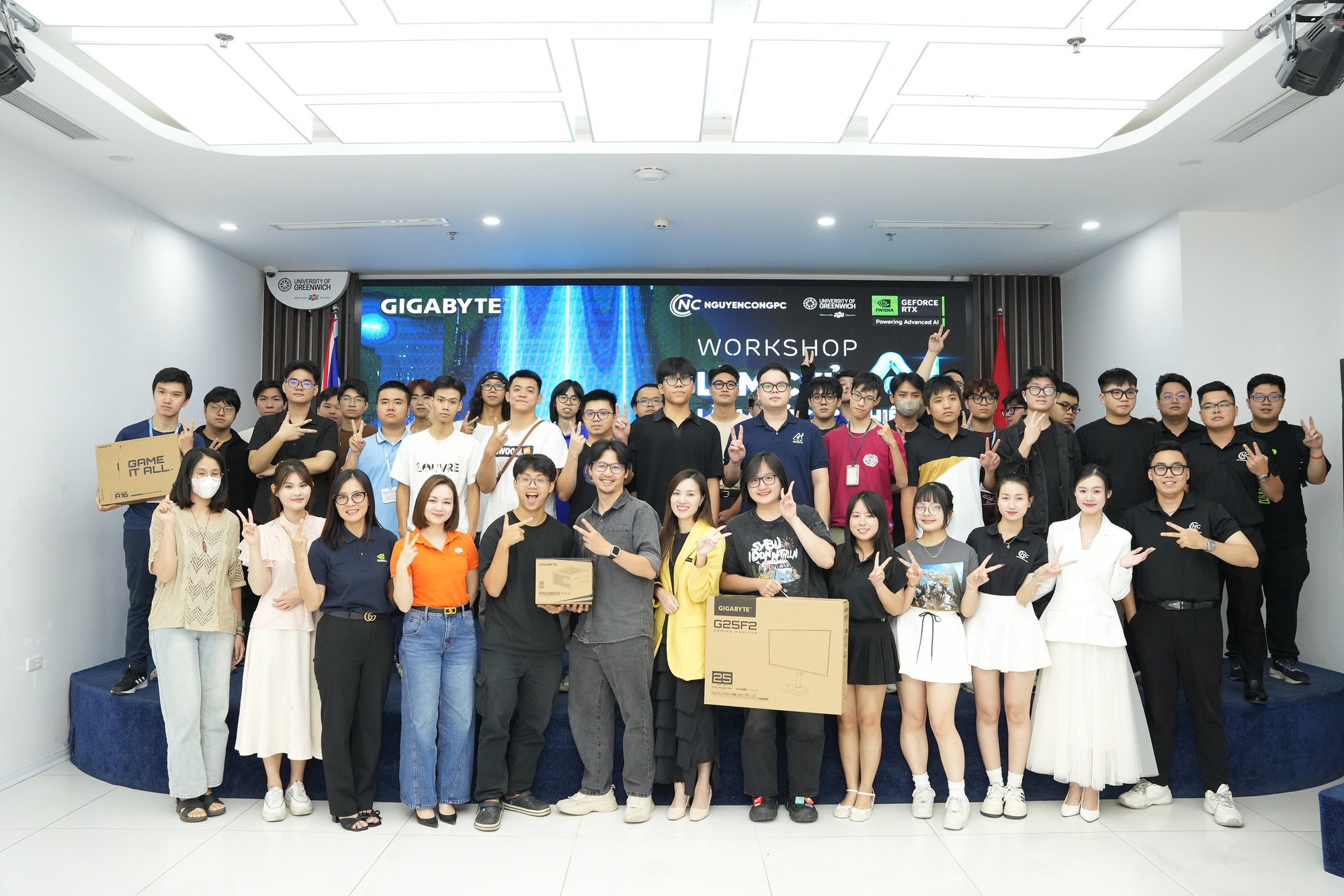 “Làm chủ AI - Làm chủ sự nghiệp”: Workshop giúp bạn trẻ bắt trend AI, trải nghiệm laptop xịn và rinh quà khủng- Ảnh 1. “Làm chủ AI - Làm chủ sự nghiệp”: Workshop giúp bạn trẻ bắt trend AI, trải nghiệm laptop xịn và rinh quà khủng- Ảnh 1.