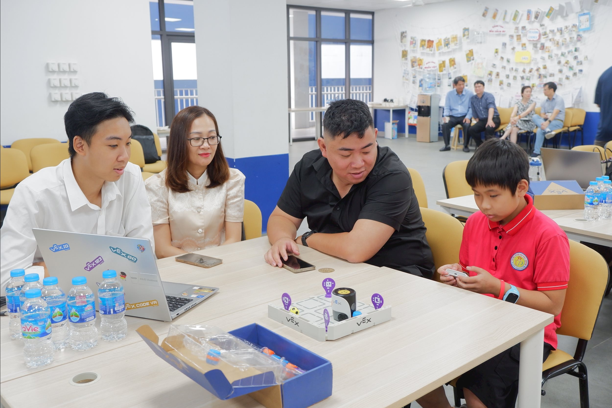 Giáo dục STEM với AI và Robotics 3 Mang STEM vào lớp học 16