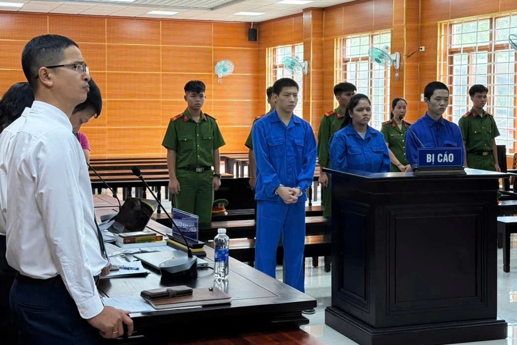 Nhóm người Trung Quốc giết tài xế, cướp xe taxi ở Quảng Ngãi - 1 Nhóm người Trung Quốc giết tài xế, cướp xe taxi ở Quảng Ngãi - 1