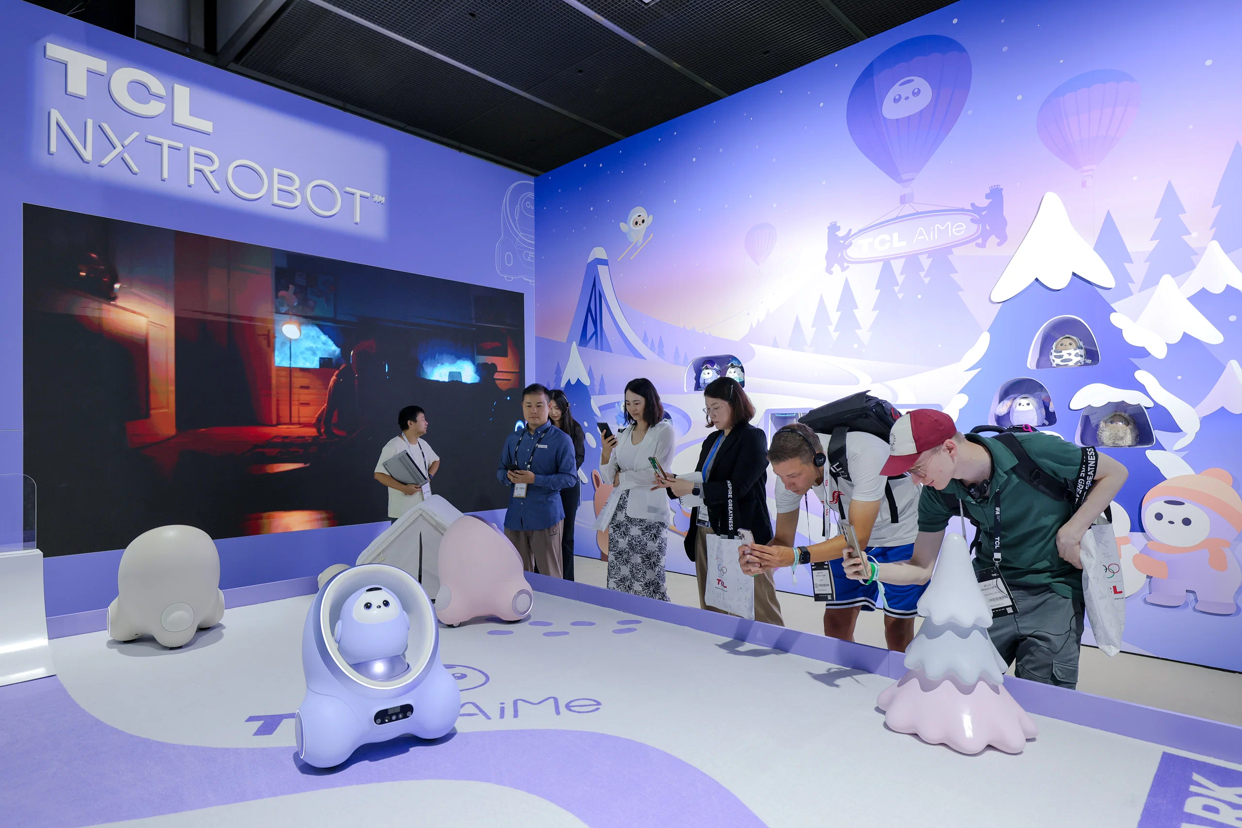 TCL trình làng loạt công nghệ hiển thị, AI và robot mới nhất tại IFA 2025