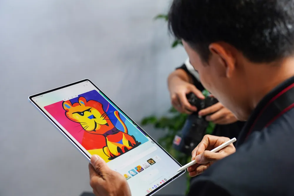 Tin công nghệ 8-9: Có gì nổi bật trên Samsung Galaxy Tab S11 Ultra vừa ra mắt tại IFA 2025? 1 Tin-cong-nghe-8-9-galaxy-tab-11-ultra-1.jpg