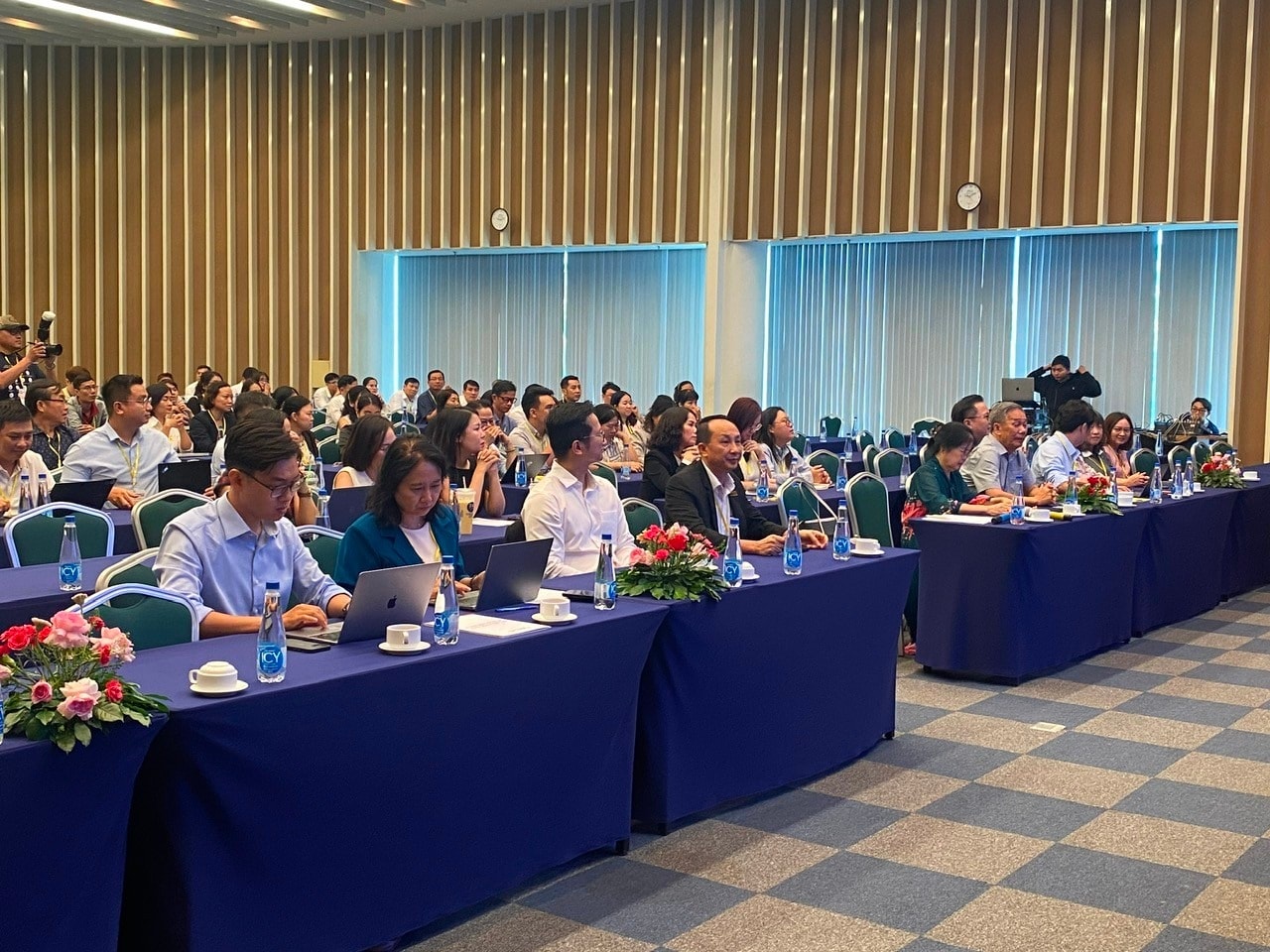 vinachg-tham-gia-hoi-thao-duoc-1.jpg