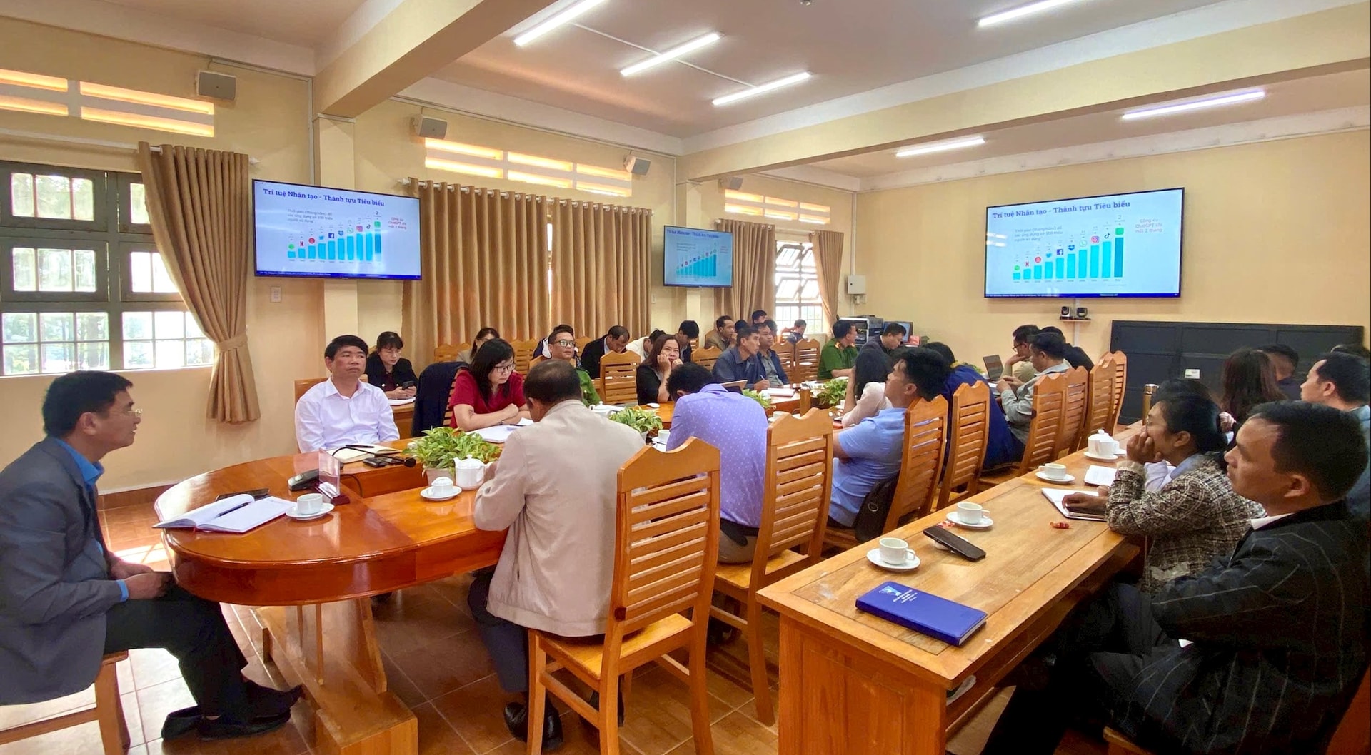 Hội nghị toàn quốc tập huấn ứng dụng trí tuệ nhân tạo cho các cấp ủy Đảng 10 z6992224349101_15977d5310418b1d02ee6963e97d7bf8.jpg