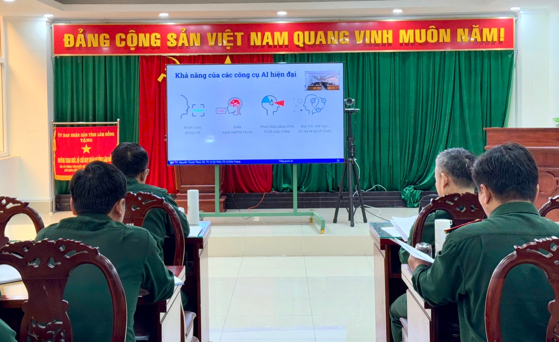Hội nghị toàn quốc tập huấn ứng dụng trí tuệ nhân tạo cho các cấp ủy Đảng 8 z6992229173751_53cac2ccf3138dfb5c9ce2a2608b6b56.jpg