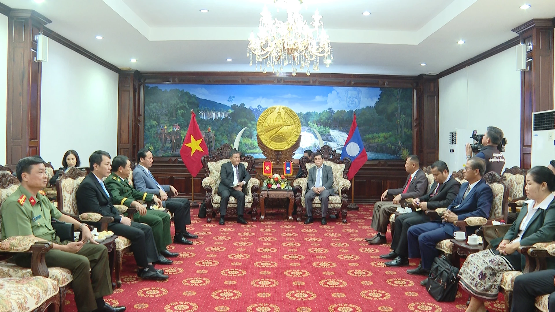 Đoàn đại biểu cấp cao tỉnh Quảng Trị chào xã giao lãnh đạo tỉnh Salavan 1 Đoàn đại biểu cấp cao tỉnh Quảng Trị chào xã giao lãnh đạo tỉnh Sả Lạ Văn - Ảnh: Đ.A