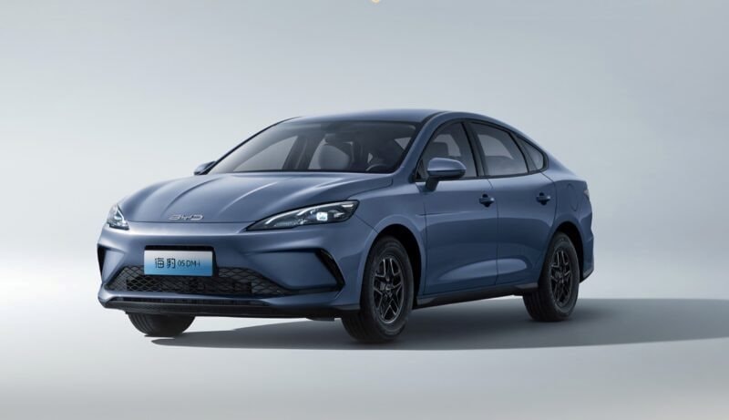 Sát ngày về Việt Nam, một mẫu sedan hybrid có bản nâng cấp tại Trung Quốc: chạy từ Hà Nội đến Cà Mau không cần tiếp nhiên liệu, giá tương đương 300 triệu đồng- Ảnh 2. Sát ngày về Việt Nam, một mẫu sedan hybrid có bản nâng cấp tại Trung Quốc: chạy từ Hà Nội đến Cà Mau không cần tiếp nhiên liệu, giá tương đương 300 triệu đồng- Ảnh 2.