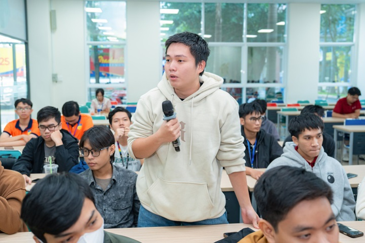 Khơi nguồn sáng tạo cùng MATLAB: Sinh viên Viện Kỹ thuật học cách làm chủ công nghệ Robot và AI 43