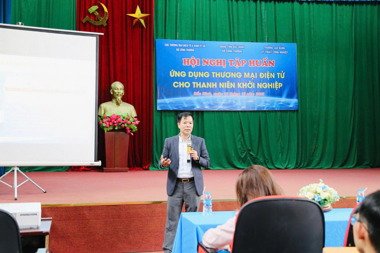 Chương trình ứng dụng TMĐT cho thanh niên Bắc Ninh khởi nghiệp 3 Chương trình ứng dụng TMĐT cho thanh niên Bắc Ninh khởi nghiệp - Ảnh 3