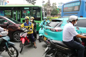 Những vấn đề lớn với TP.HCM khi chuyển đổi xe xăng sang xe điện
