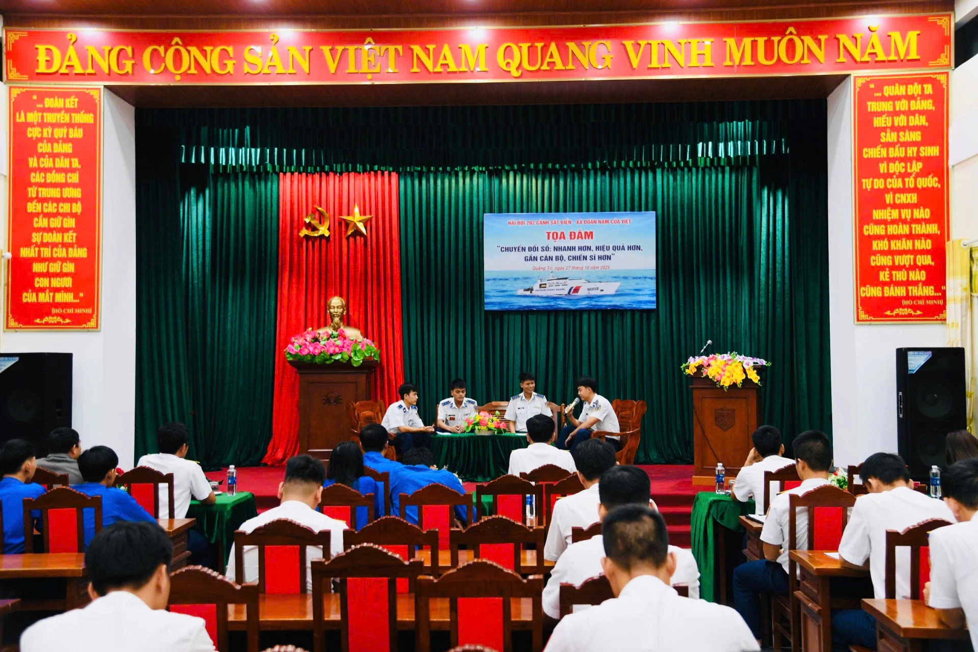 Hải đội 202 hưởng ứng ngày chuyển đổi số Quốc gia 1 Toàn cảnh buổi toạ đàm - Ảnh: Mai Linh