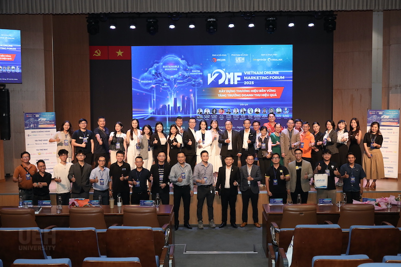 20251019221705 ueh dong hanh cung hiep hoi thuong mai dien tu viet nam to chuc vietnam online market