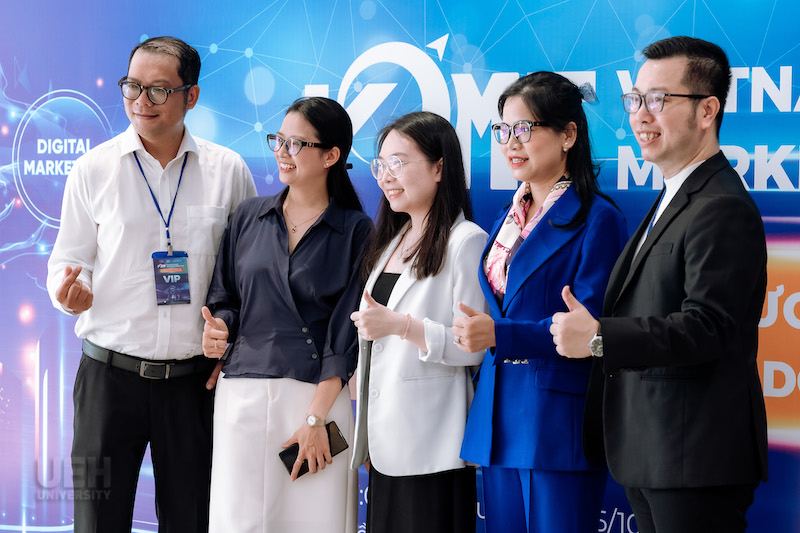20251019221812 ueh dong hanh cung hiep hoi thuong mai dien tu viet nam to chuc vietnam online market