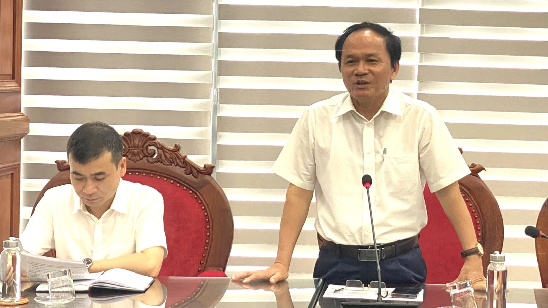 Lãnh đạo Báo và Phát thanh truyền hình Quảng Trị báo cáo tại buổi làm việc - Ảnh: N.L