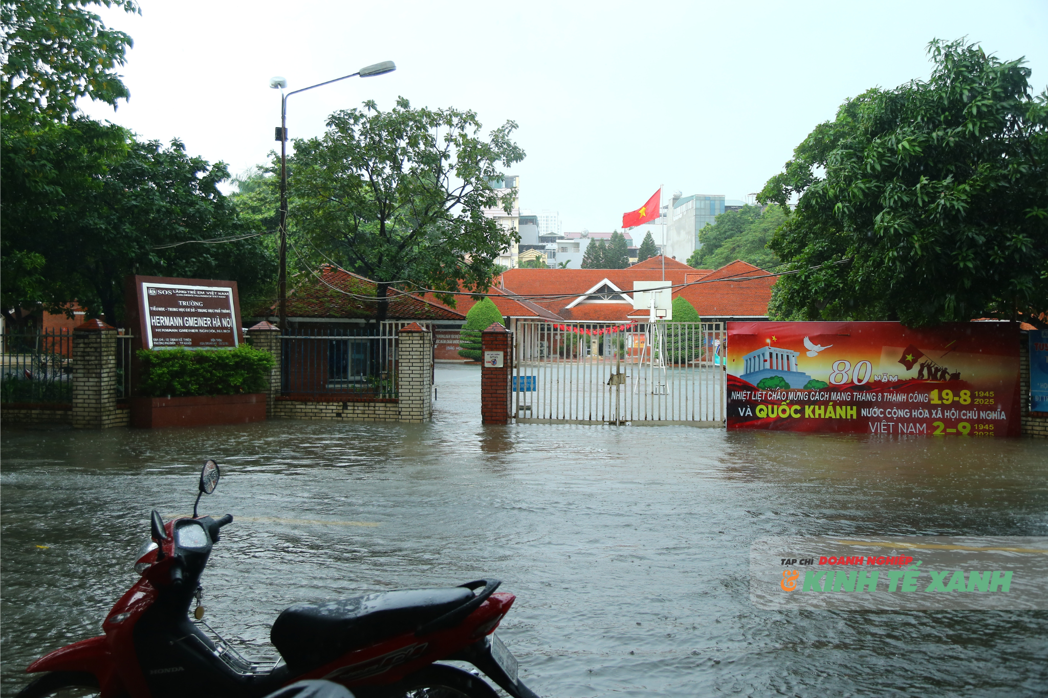 Nghề “cửu vạn thời mưa bão”, kiếm tiền triệu/ngày tại Hà Nội 13 4-1759819276.png