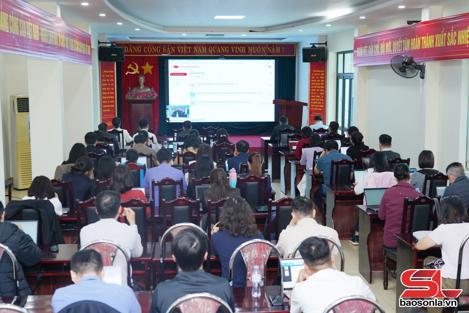 Tập huấn ứng dụng Sổ tay đảng viên điện tử 3 41