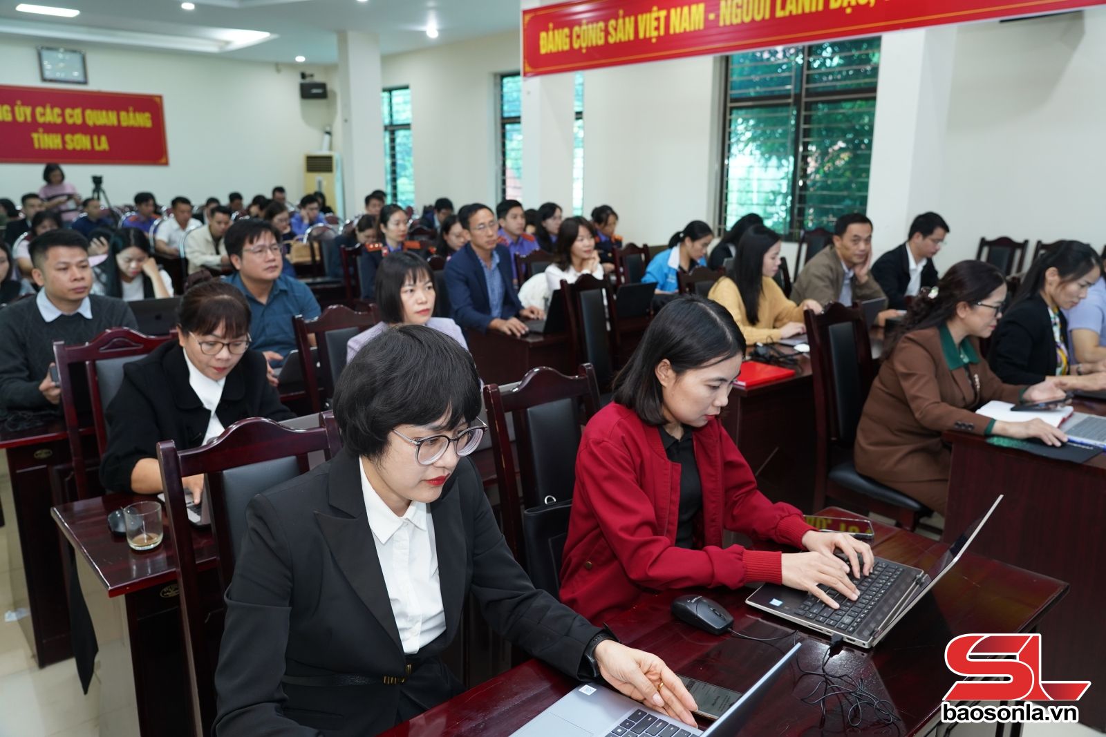 Tập huấn ứng dụng Sổ tay đảng viên điện tử 4 42