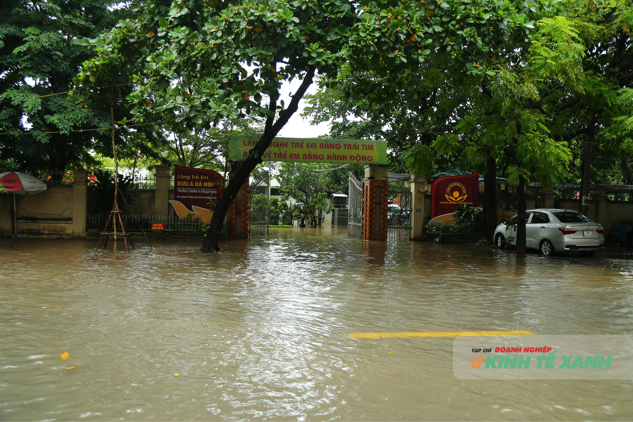 Nghề “cửu vạn thời mưa bão”, kiếm tiền triệu/ngày tại Hà Nội 11 7-1759819278.png