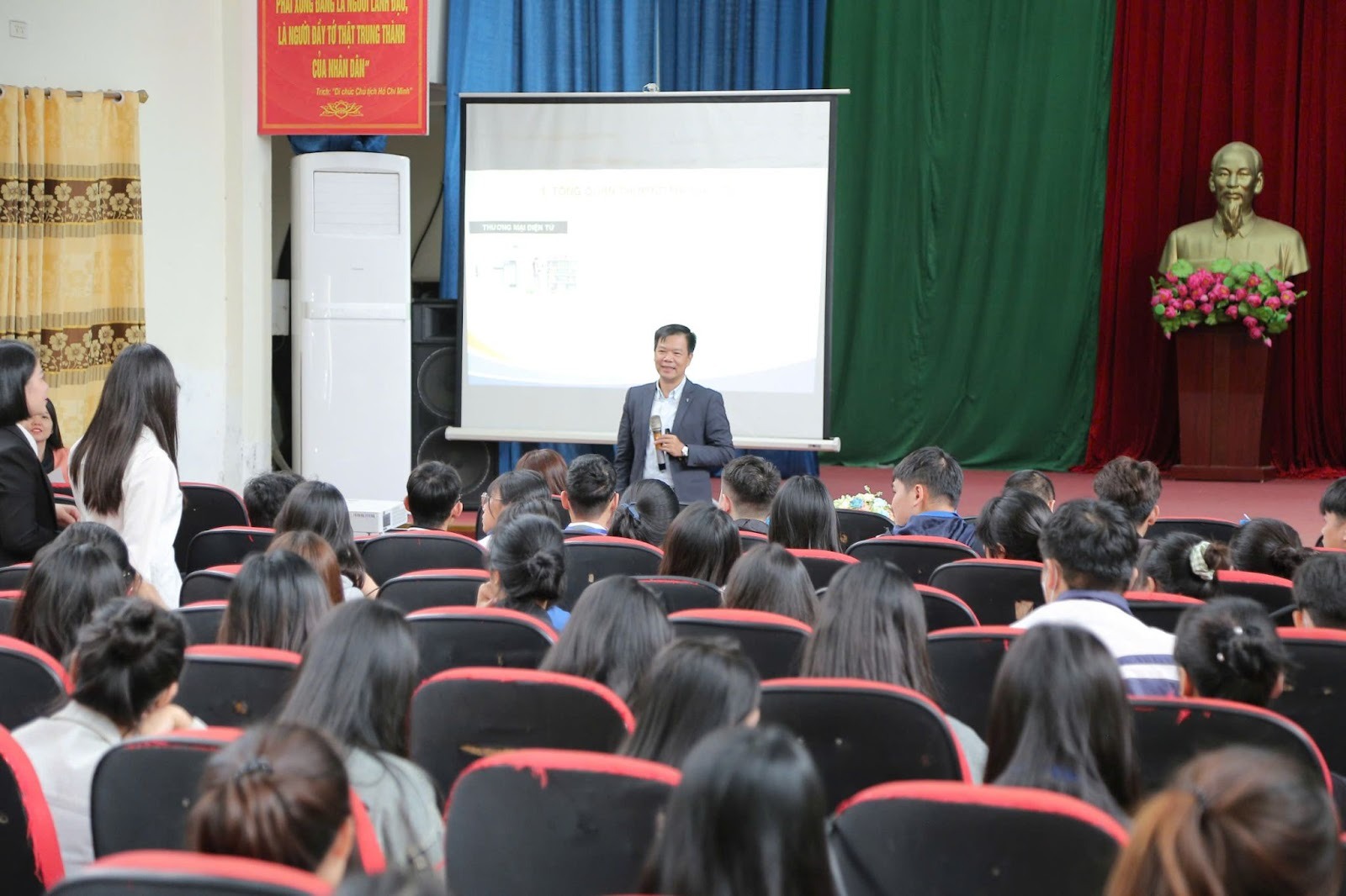 Thanh niên Bắc Ninh nâng cao năng lực khởi nghiệp cùng thương mại điện tử 5 807932cb0e819a3da3980a920d823b602025 10 24 03 10 565 eb077