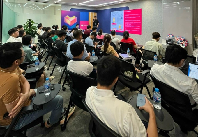 Công cụ AI của Lazada tối ưu hóa thương mại điện tử tại Việt Nam 1 Lazada thường xuyên tổ chức các lớp đào tạo cho nhà bán hàng. Ảnh: Lazada