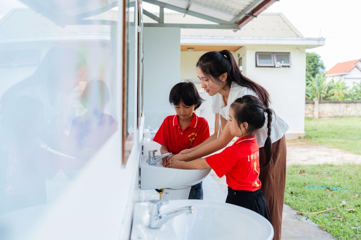 Công trình vệ sinh mới thay đổi diện mạo nhiều trường ở Quảng Trị 1 Hope 14 1760952219