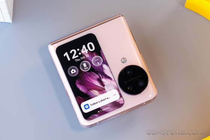 OPPO Find N3 Flip 7