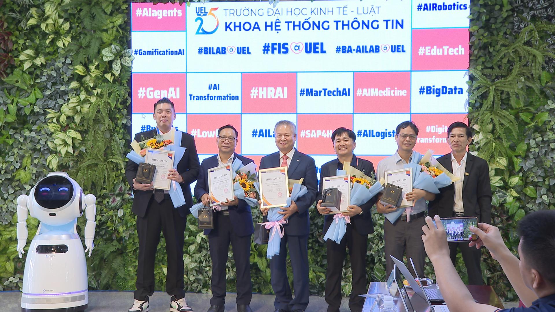 Đại học Kinh tế – Luật mở hướng huấn luyện mới cho doanh nghiệp 6 Đưa A.I vào đào tạo: Đại học Kinh tế – Luật mở hướng huấn luyện mới cho doanh nghiệp - Ảnh 6.