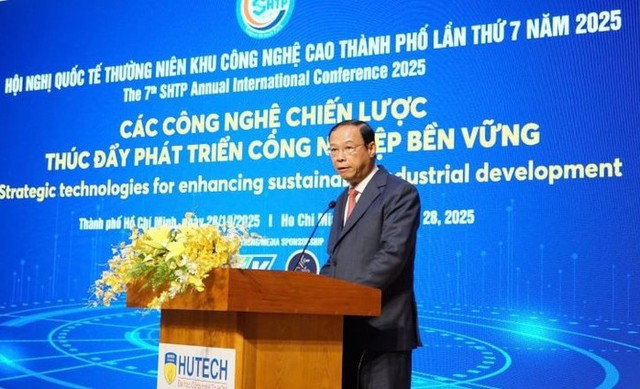 Công nghệ AI - Yếu tố then chốt để phát triển kinh tế số - Tạp chí Kinh tế 1 Phó Chủ tịch thường trực UBND TP. Hồ Chí Minh Nguyễn Văn Thọ cho biết, Thành phố đang ưu tiên phát triển AI, điện toán đám mây, chip bán dẫn và blockchain. Ảnh: TL