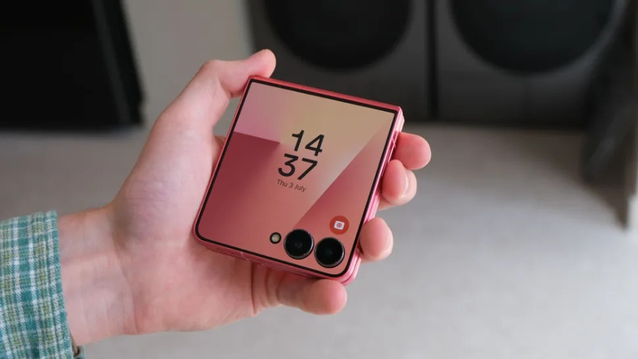 Tại sao một số người dùng vẫn còn e ngại điện thoại gập? 1 Thời lượng pin kém vẫn là một vấn đề nan giải đối với điện thoại gập.