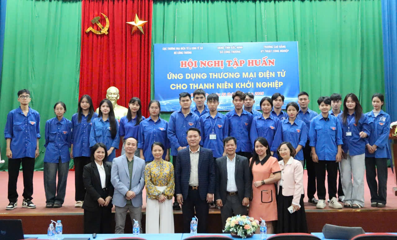 Thanh niên Bắc Ninh nâng cao năng lực khởi nghiệp cùng thương mại điện tử 1 c35647540af0e0b2ef1d7c5836dd7f022025 10 24 03 15 368 b16a2