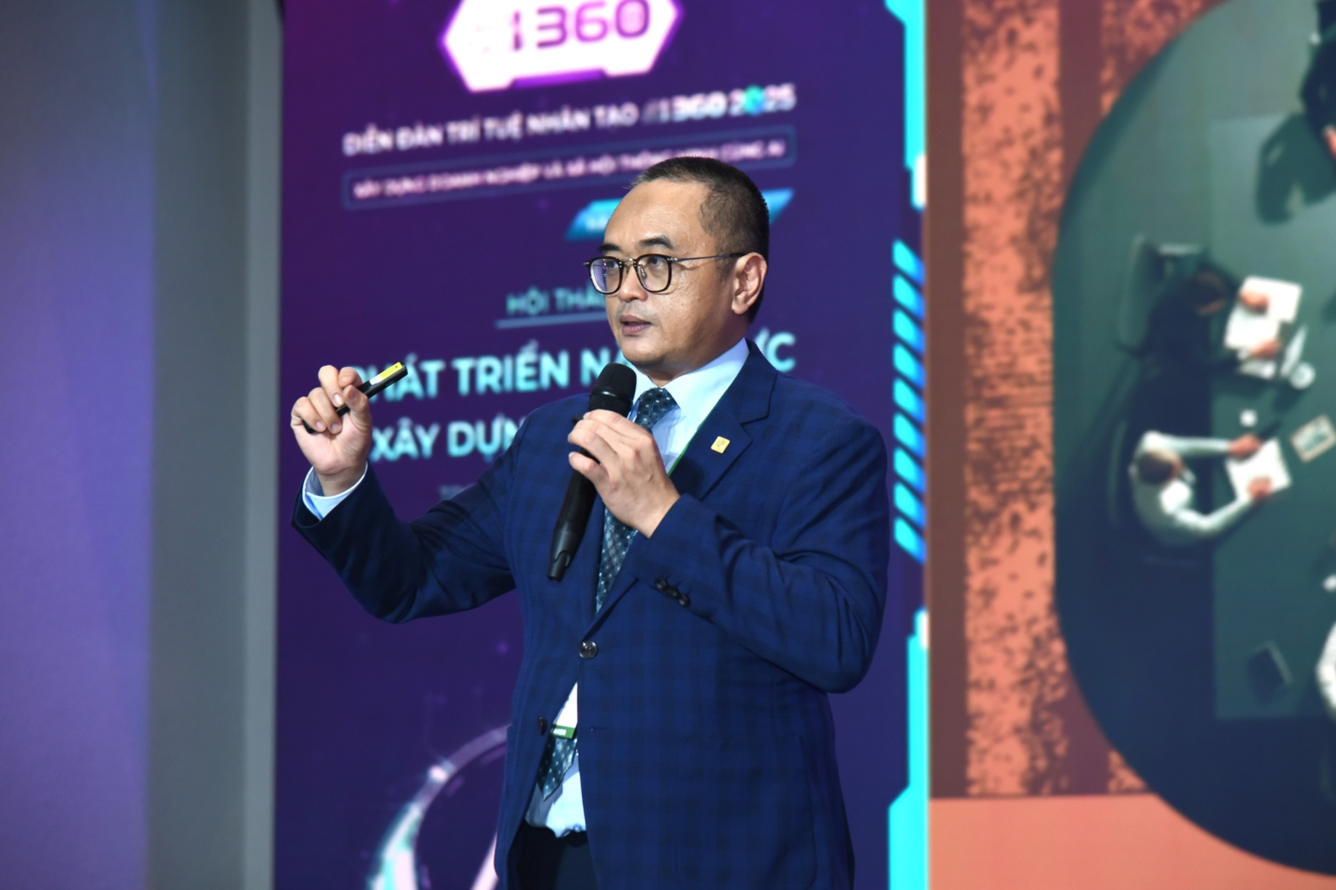 Yếu tố then chốt để doanh nghiệp, tổ chức thành công trong chuyển đổi AI 3 cung cap la ban chien luoc giup doanh nghiep viet tu tin chuyen doi ai 2505