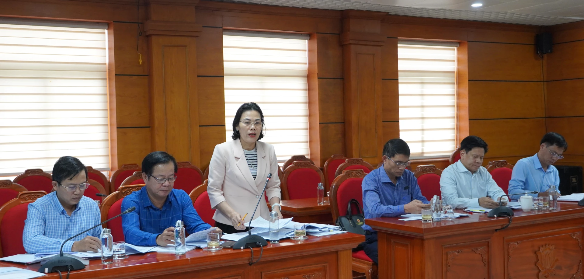 Đại diện các đơn vị tham gia ý kiến. Ảnh: H.Tr.