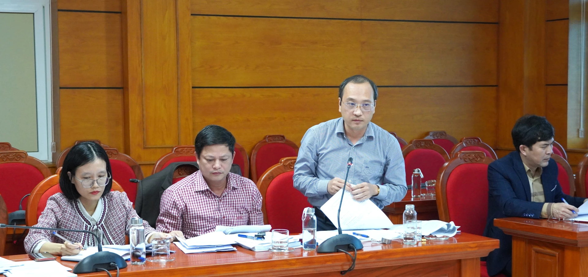 Đại diện các đơn vị tham gia ý kiến. Ảnh: H.Tr.